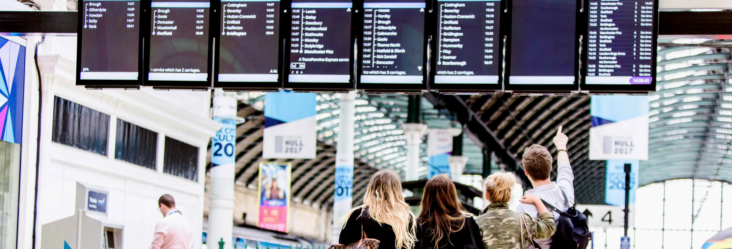 Hull station information screens